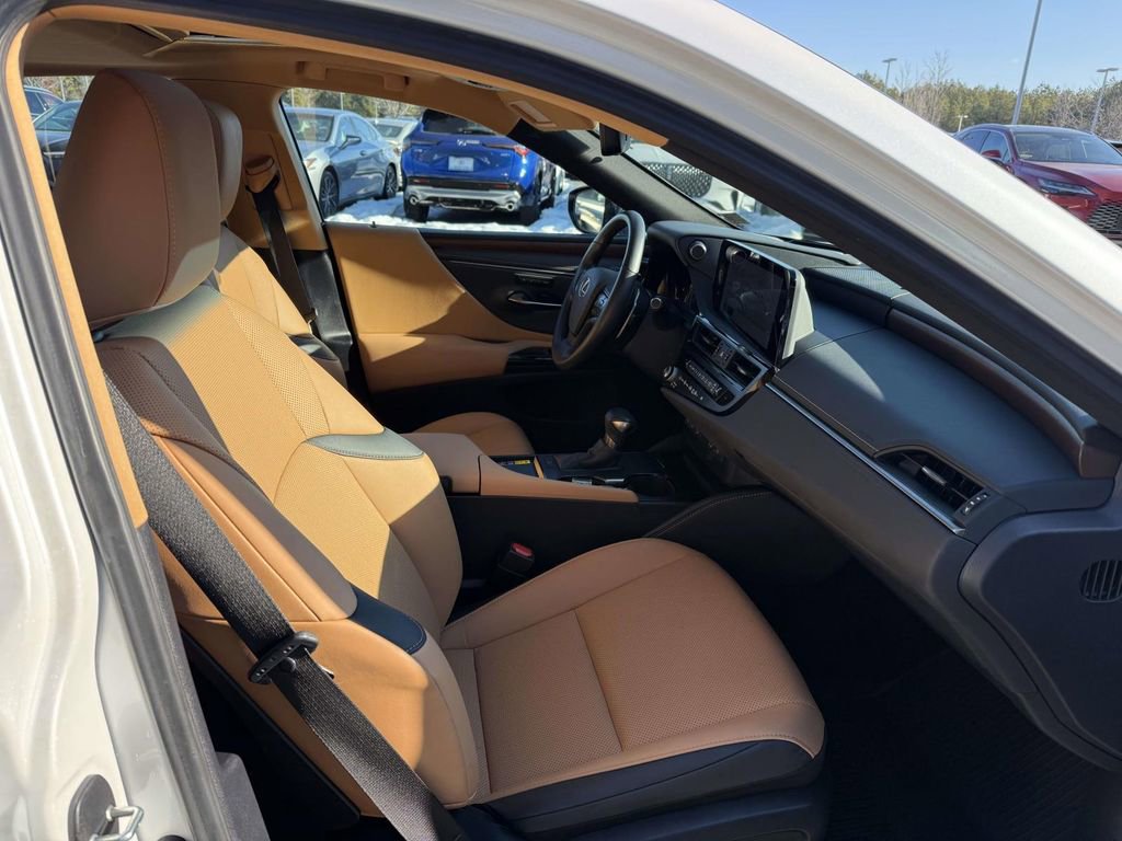 Used 2025 Lexus ES 350 w/ Premium Package image 15