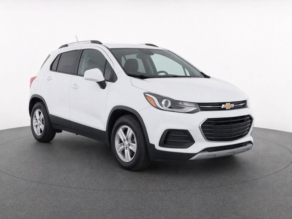 Used 2021 Chevrolet Trax LT w/ LT Convenience Package FWD image 2