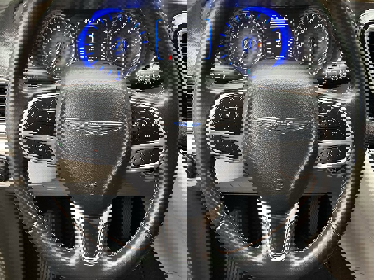 Used 2017 Chrysler Pacifica Touring-L image 20