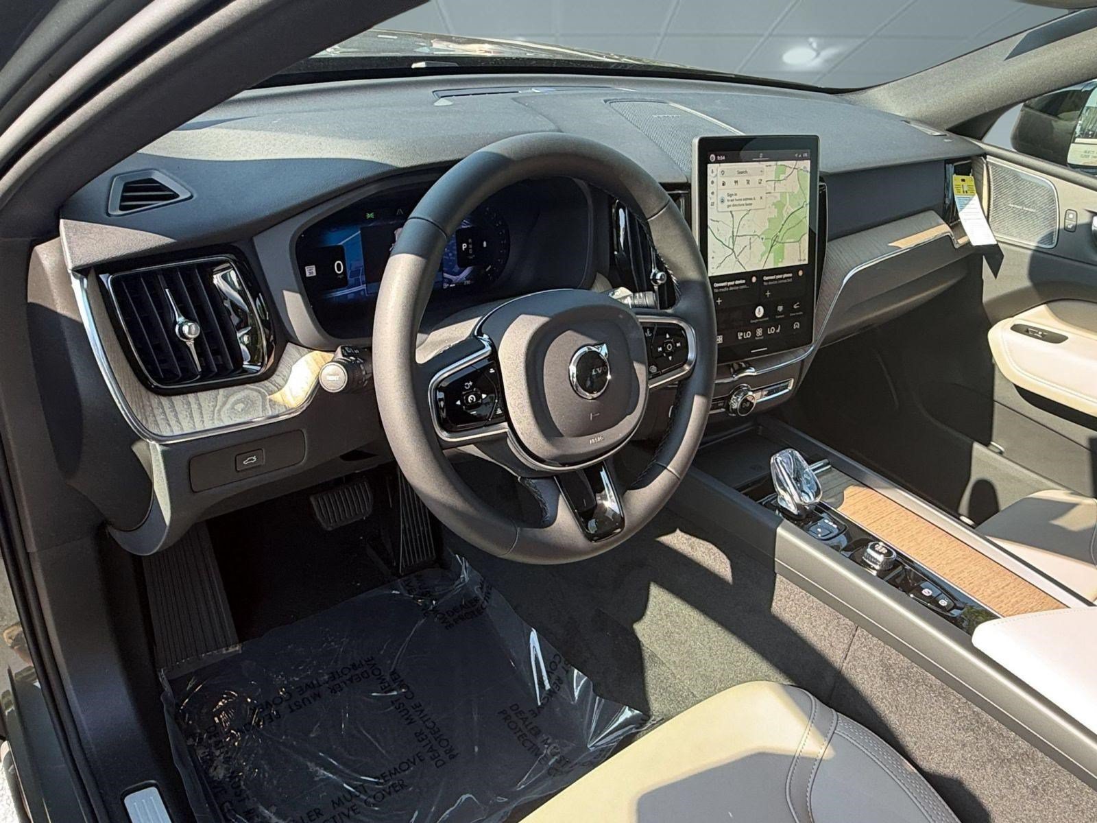 New 2027 Volvo XC60 B5 Plus AWD/4WD image 4