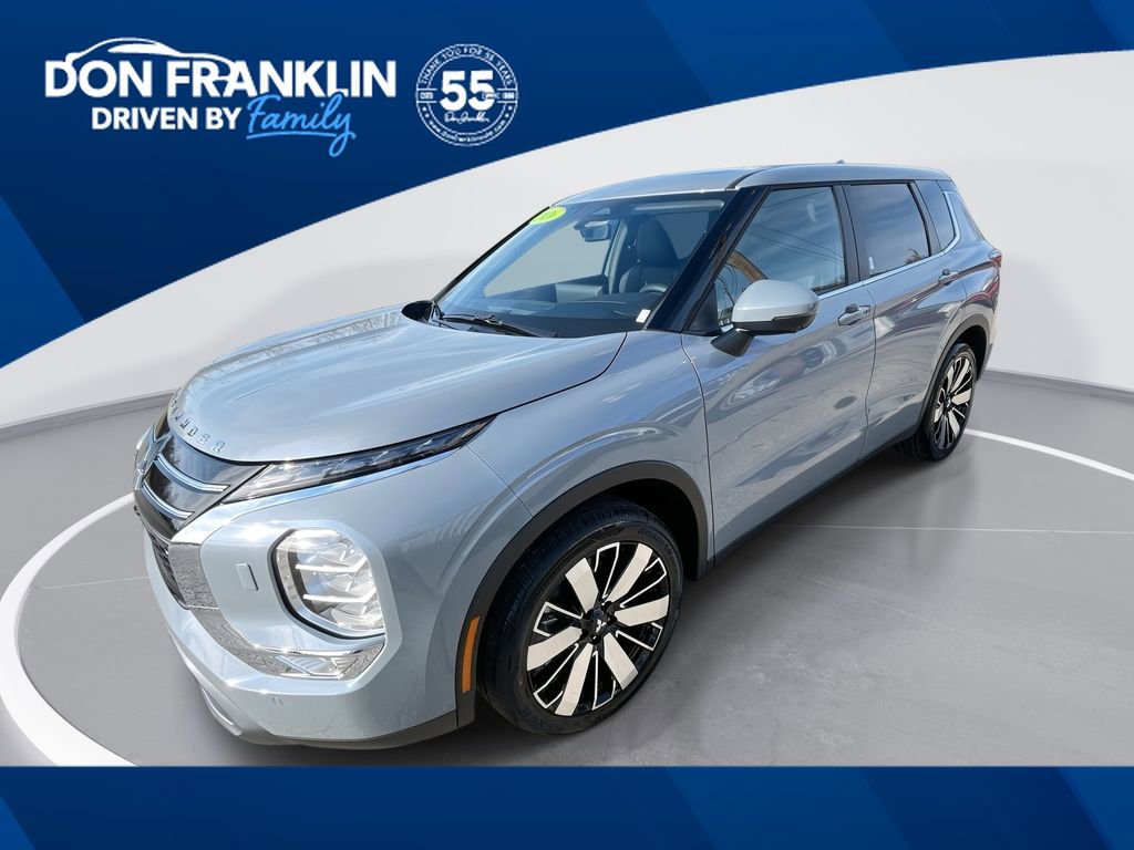 New 2026 Mitsubishi Outlander SE image 1