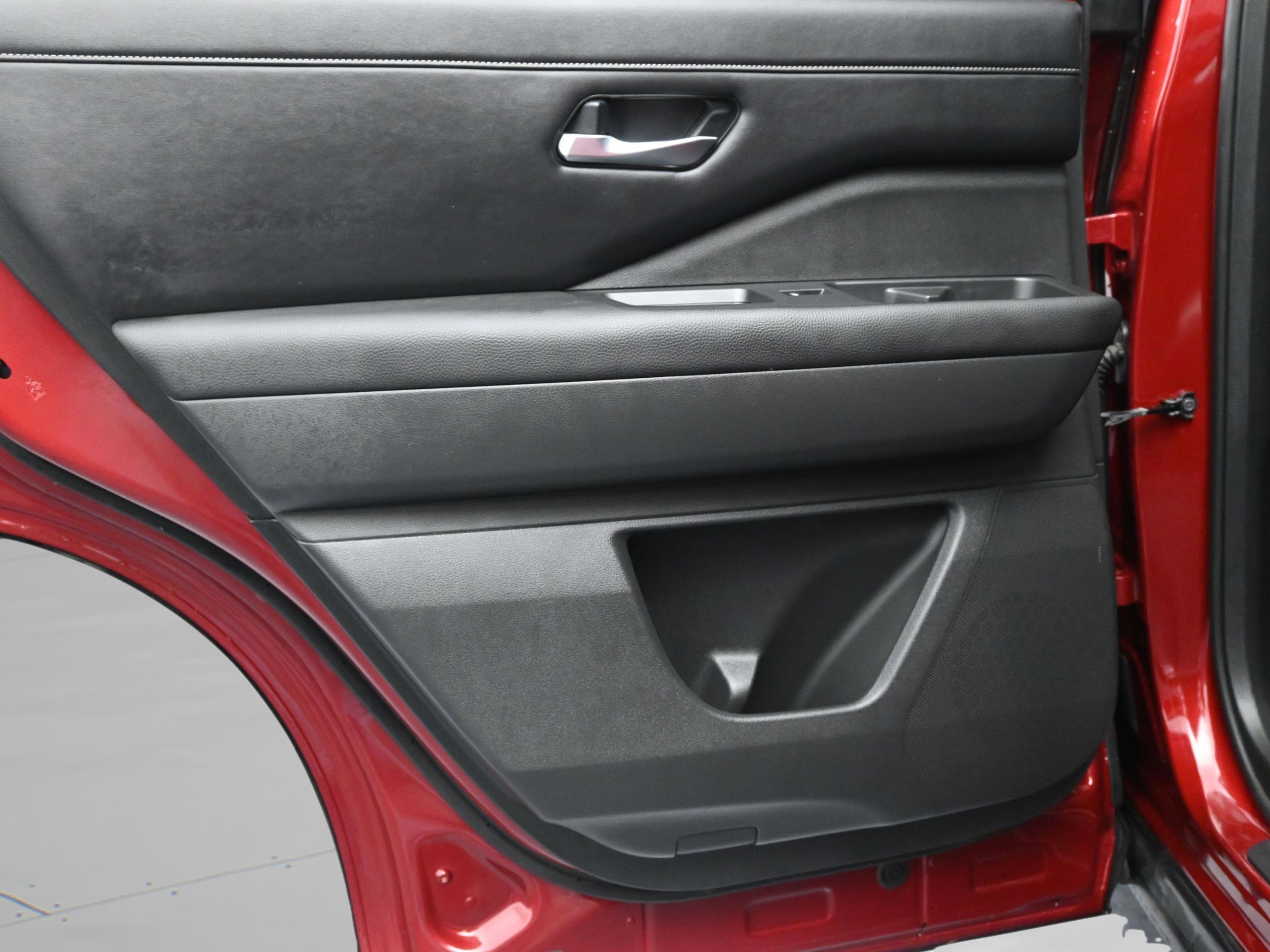 Used 2022 Nissan Pathfinder SL w/ SL Premium Package image 12