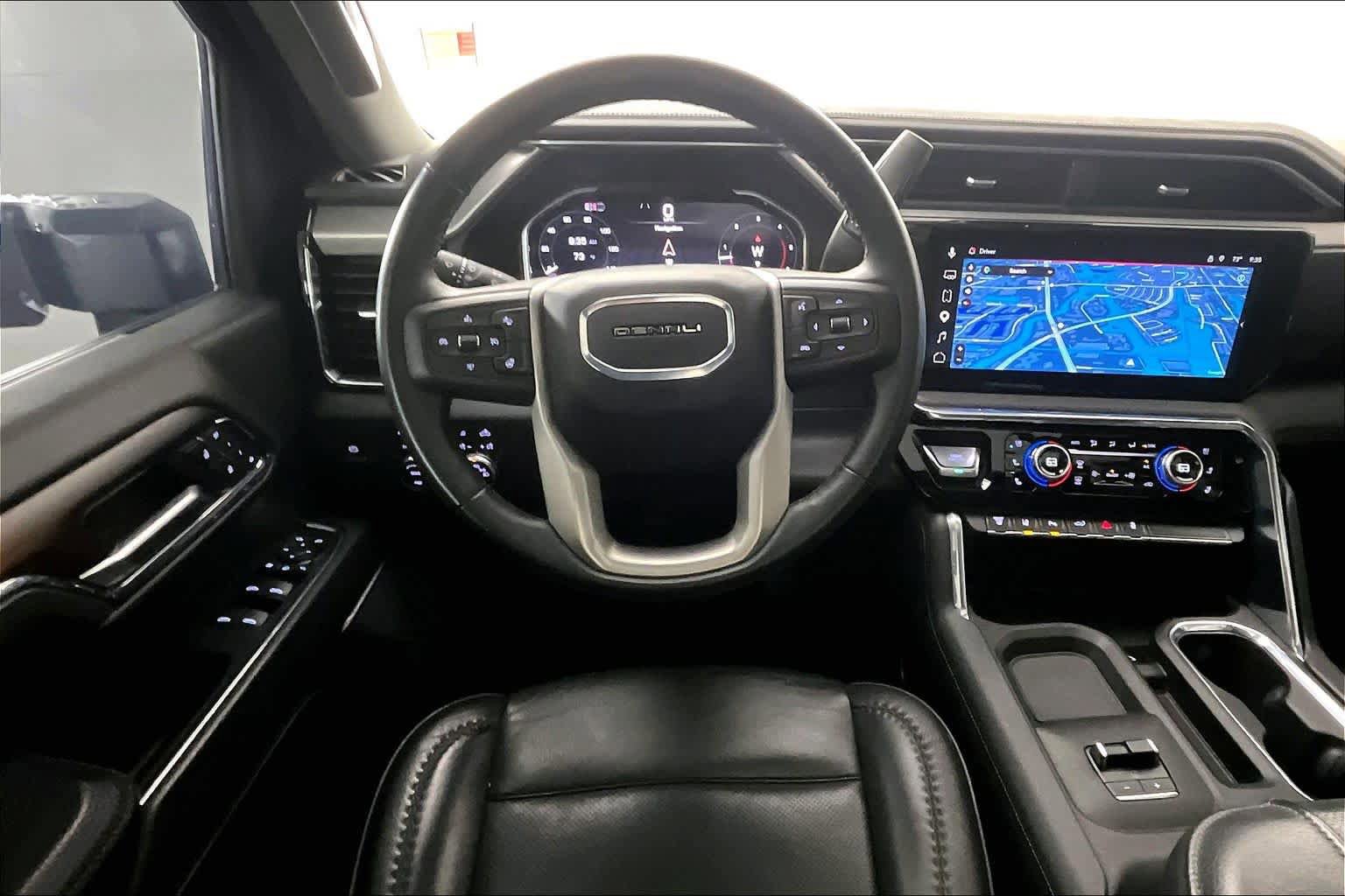 Used 2024 GMC Sierra 3500 Denali w/ Denali Reserve Package AWD/4WD image 6