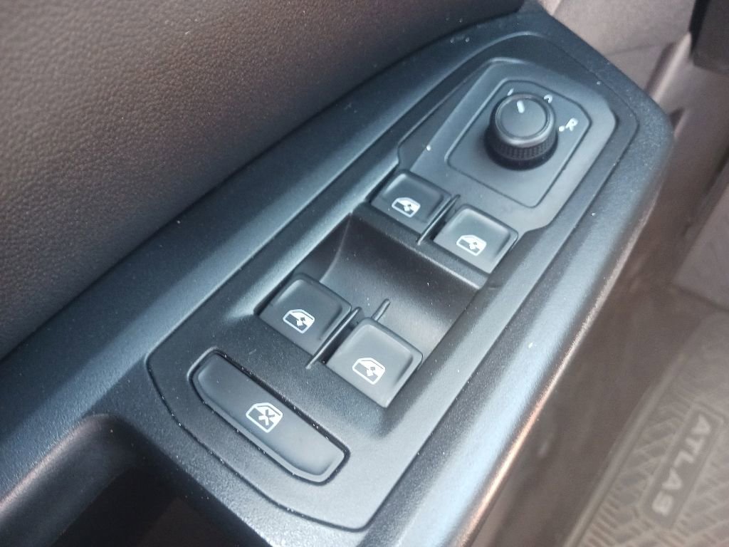 Used 2021 Volkswagen Atlas SE w/ Panoramic Sunroof Package AWD/4WD image 26