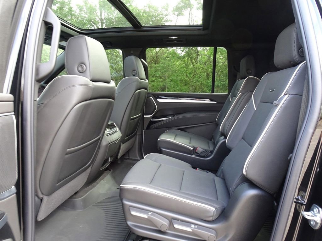 Certified 2026 Cadillac Escalade ESV Sport w/ Touring Package AWD/4WD image 14