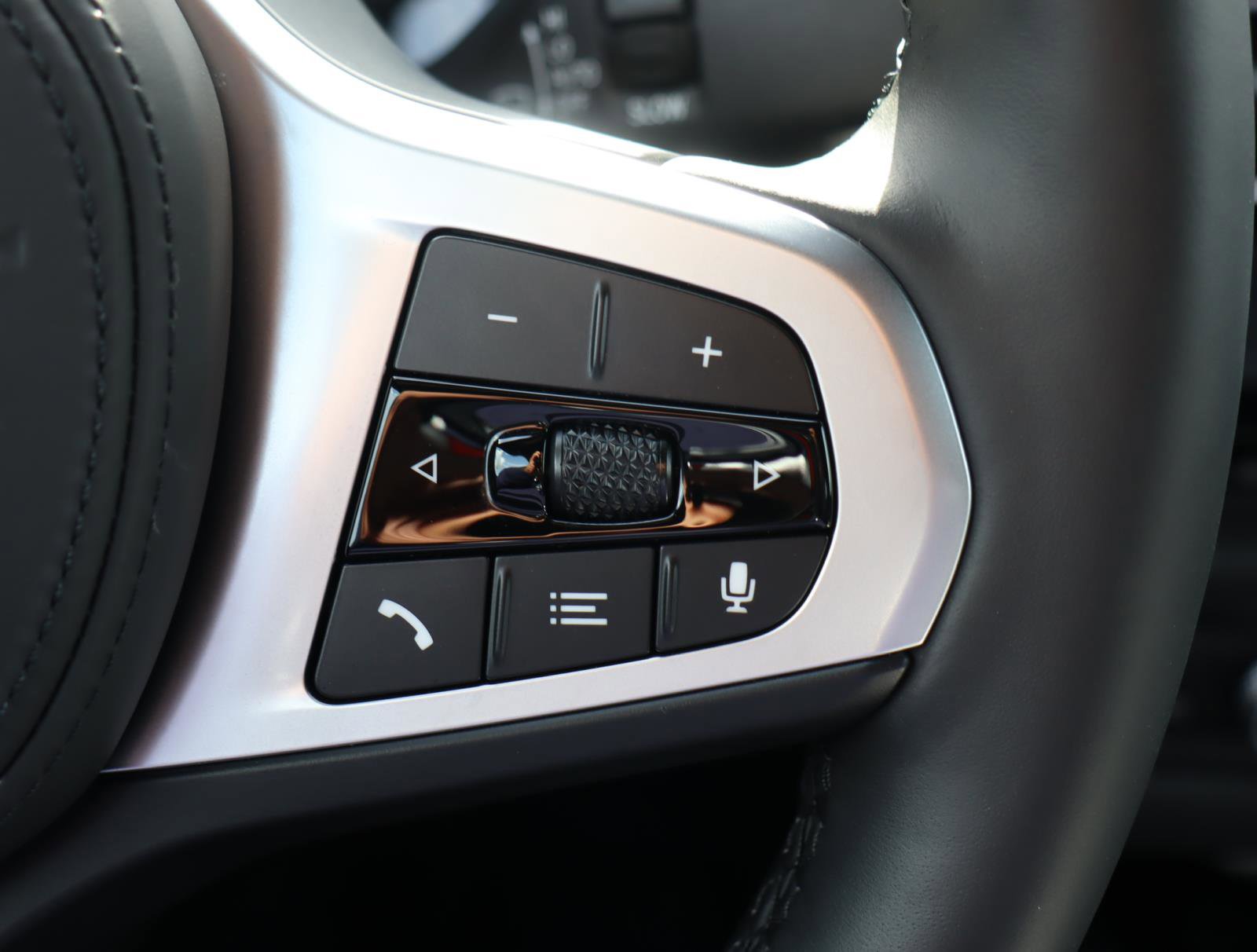 Used 2025 BMW Z4 M40i w/ Premium Package image 7