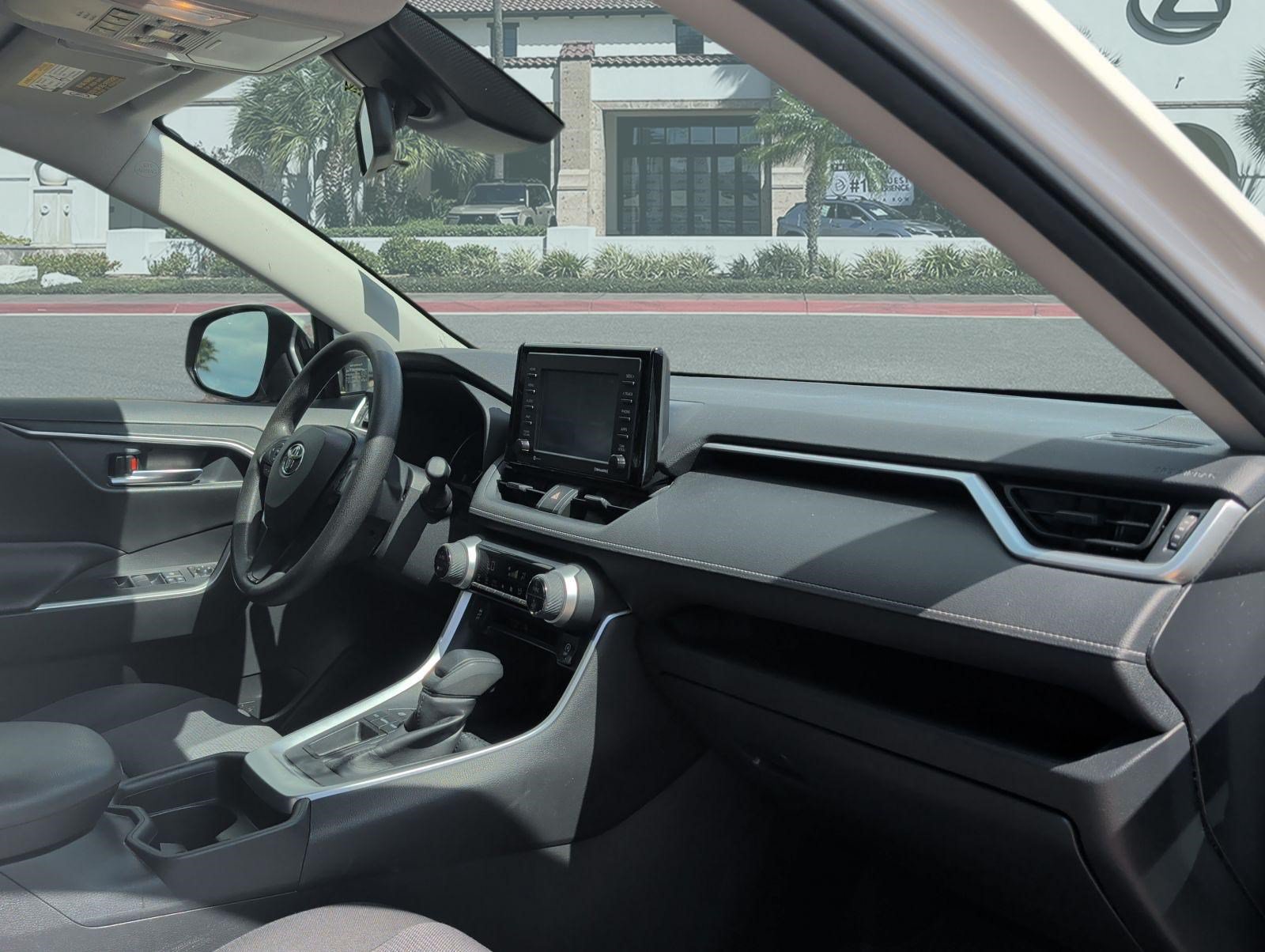 Used 2021 Toyota RAV4 XLE w/ Convenience Package FWD image 30