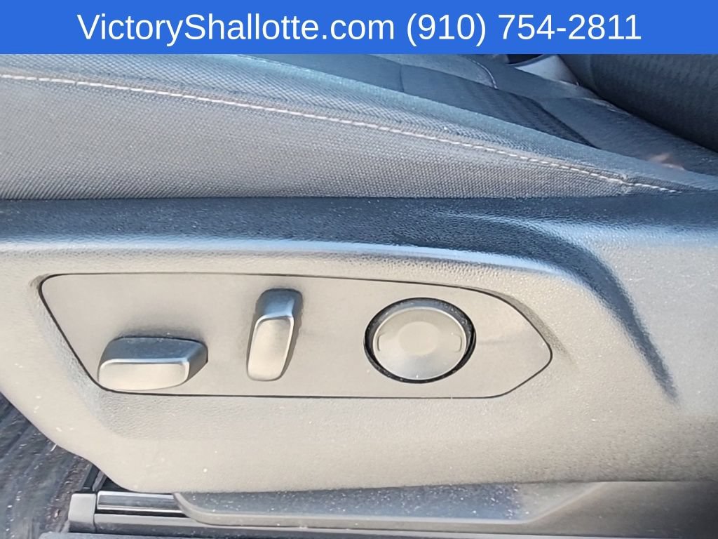 Used 2025 Chevrolet Silverado 1500 LT RWD image 17