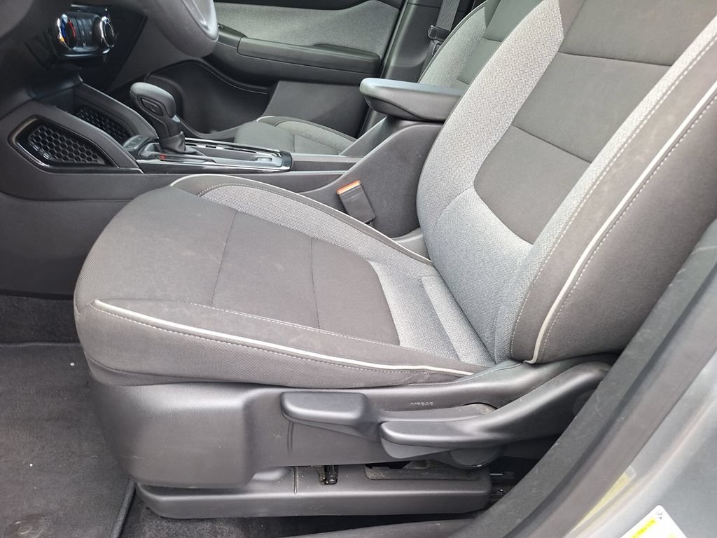 Used 2025 Chevrolet TrailBlazer LT FWD image 28