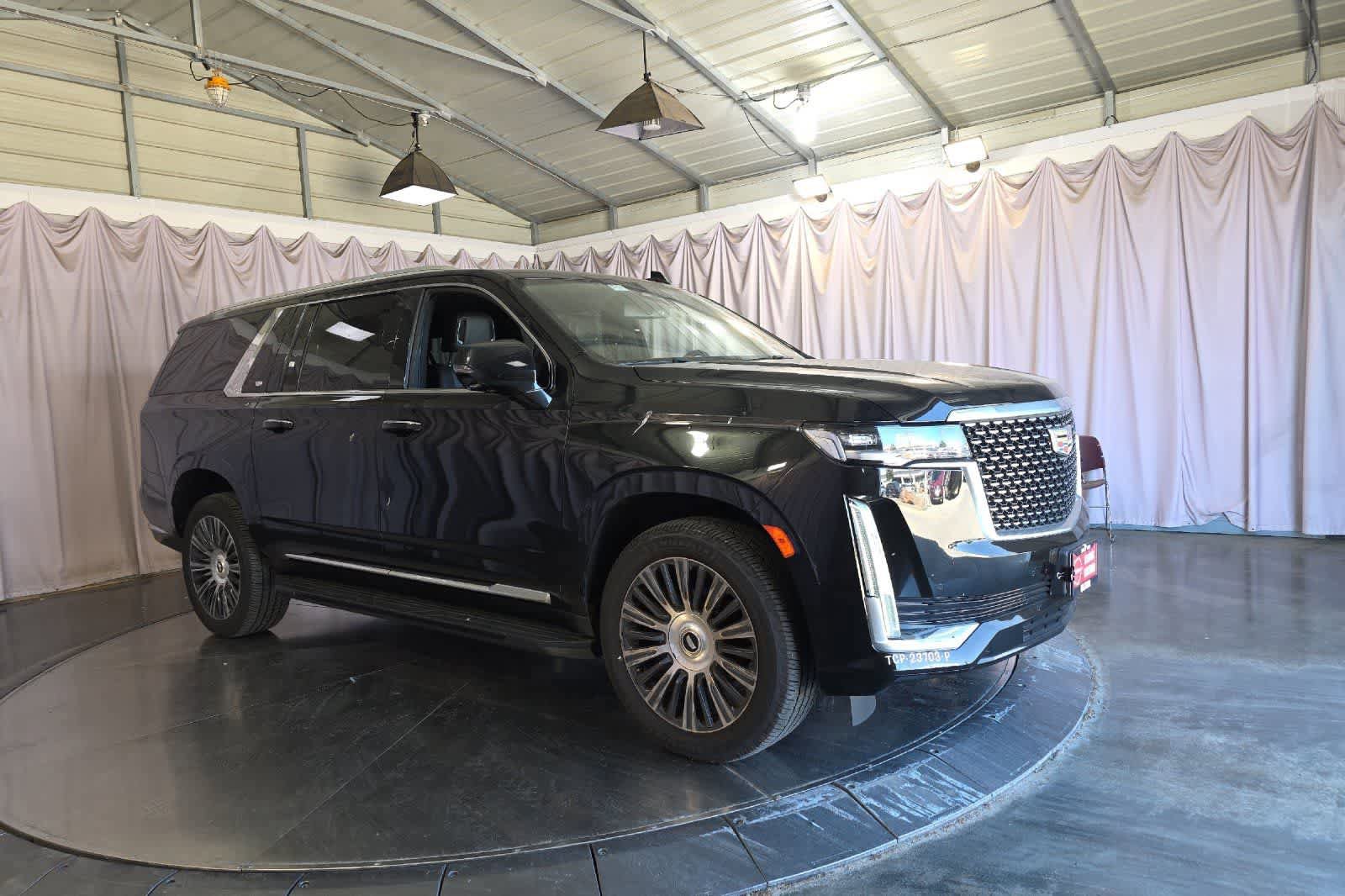 Used 2022 Cadillac Escalade ESV Luxury AWD/4WD image 10