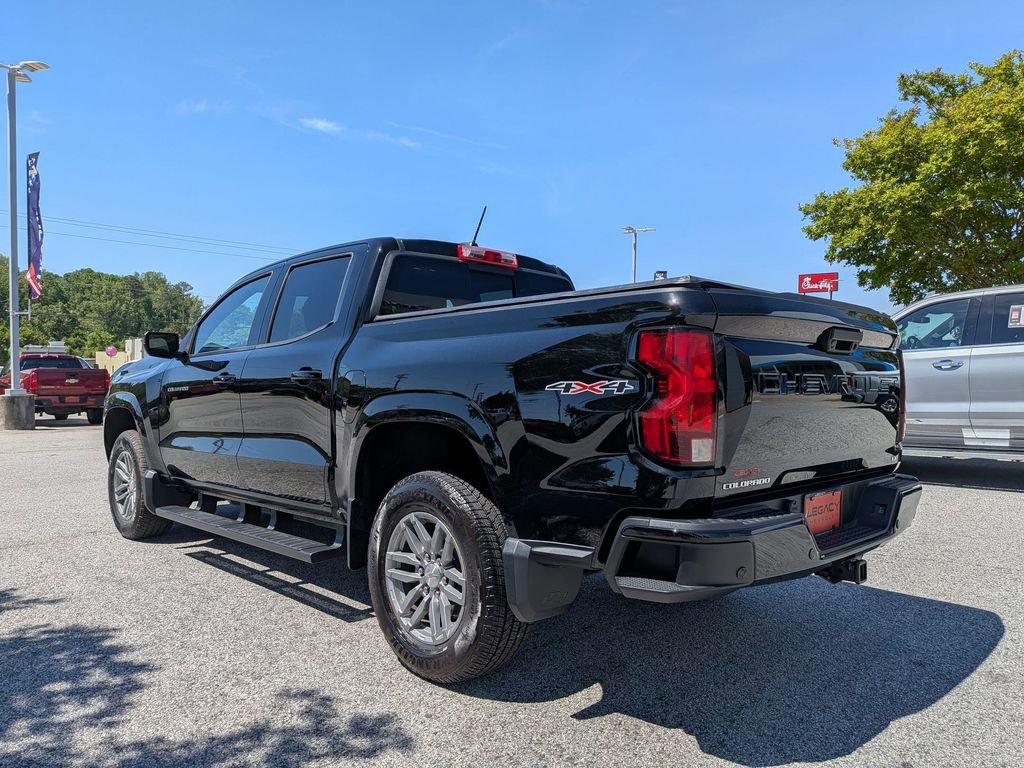 Used 2024 Chevrolet Colorado LT w/ LT Convenience Package II image 6
