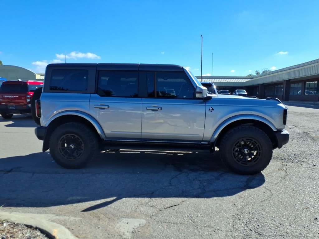 Used 2023 Ford Bronco Outer Banks AWD/4WD image 6