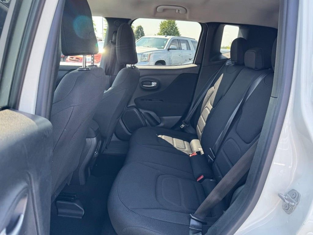 Used 2020 Jeep Renegade Latitude FWD image 10