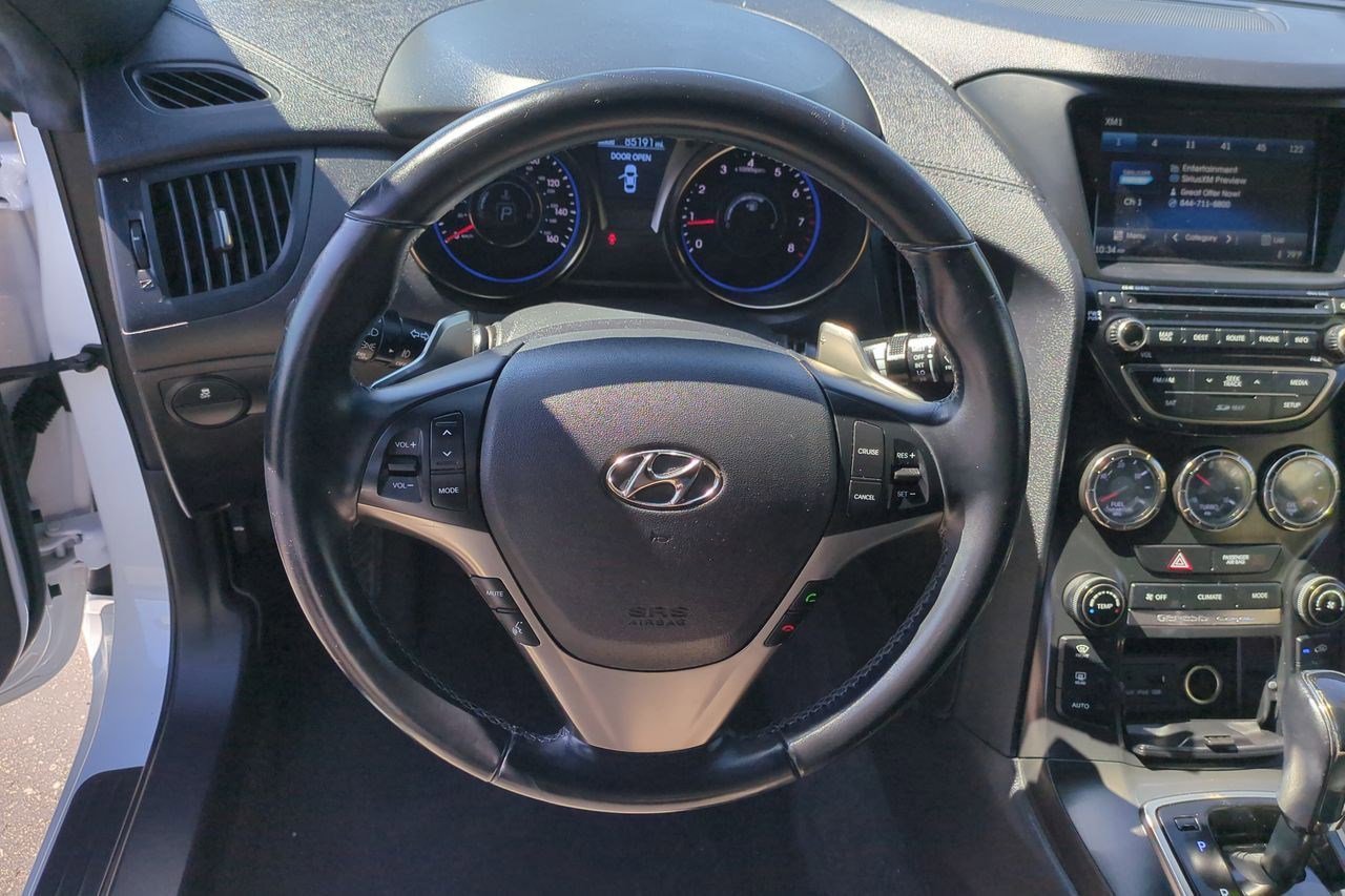 Used 2014 Hyundai Genesis 2.0T RWD image 11