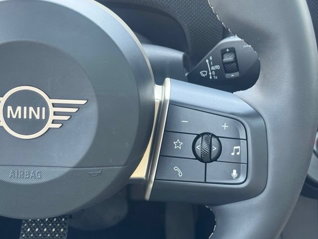 Used 2026 MINI Cooper 4-Door Hardtop FWD image 22