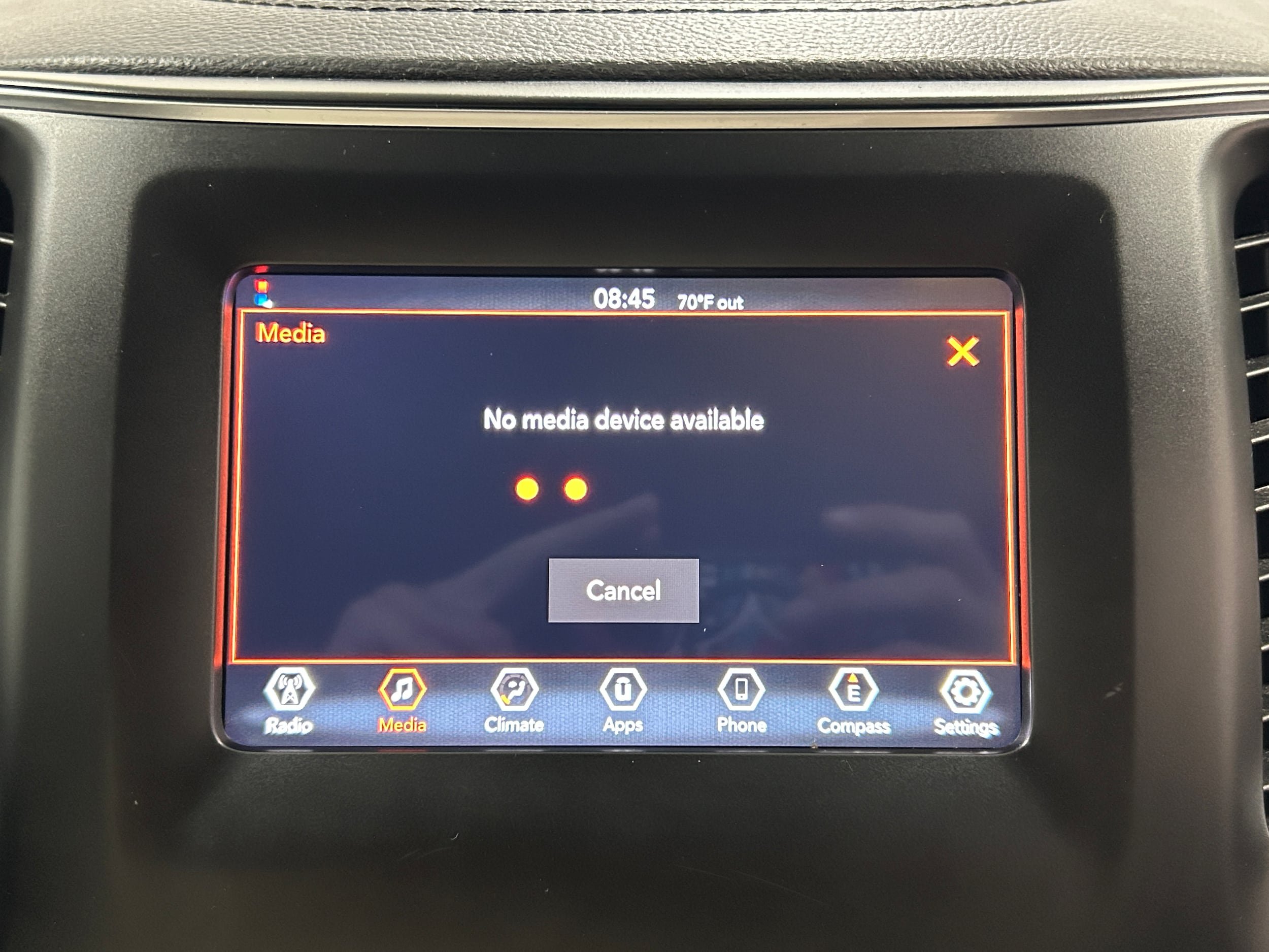 Used 2019 Jeep Cherokee Latitude Plus AWD/4WD image 6