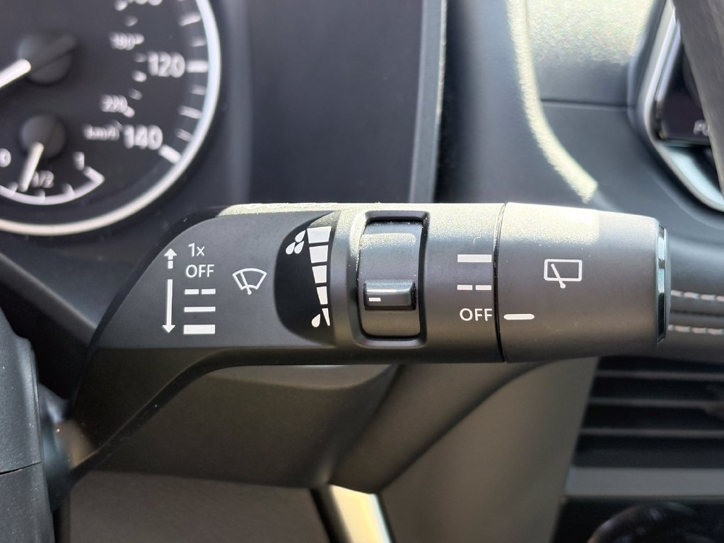 Used 2023 Nissan Rogue SV FWD image 16