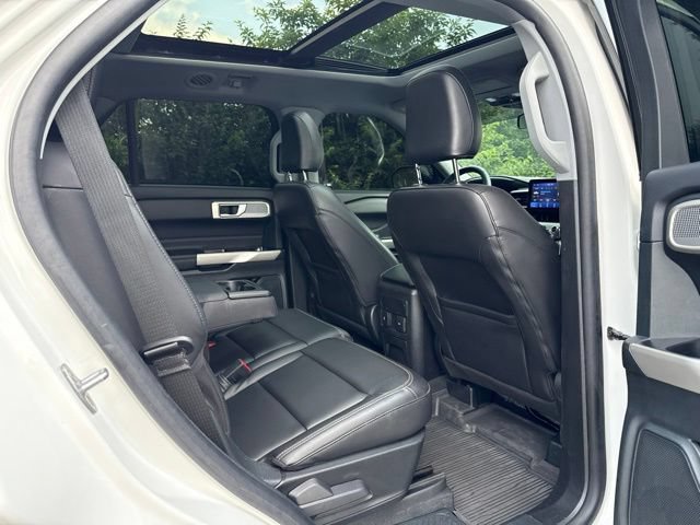 Used 2023 Ford Explorer XLT w/ Equipment Group 202A AWD/4WD image 40