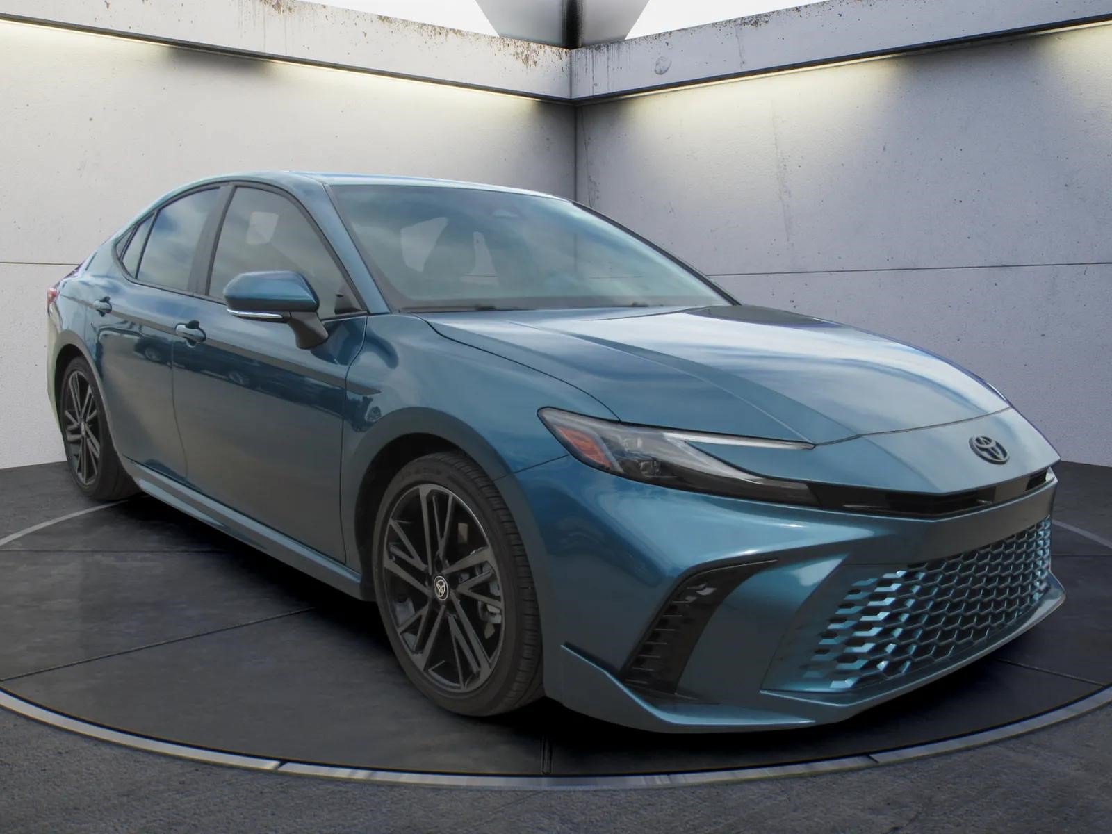 Used 2026 Toyota Camry XSE FWD image 2