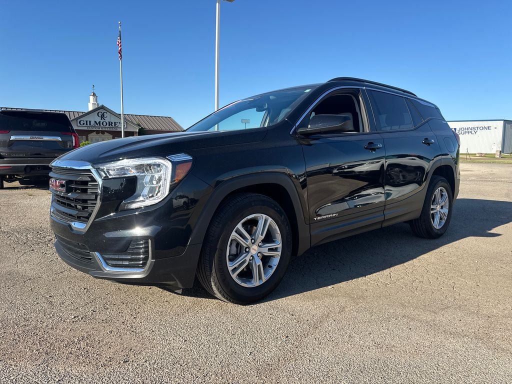 Used 2023 GMC Terrain SLE w/ Driver Convenience Package FWD video 2