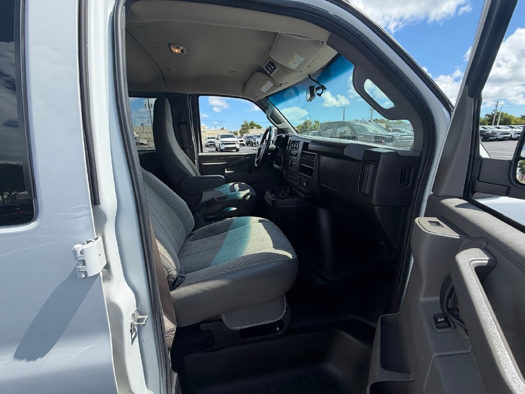 Used 2023 GMC Savana 3500 LS w/ Chrome Appearance Package RWD image 11