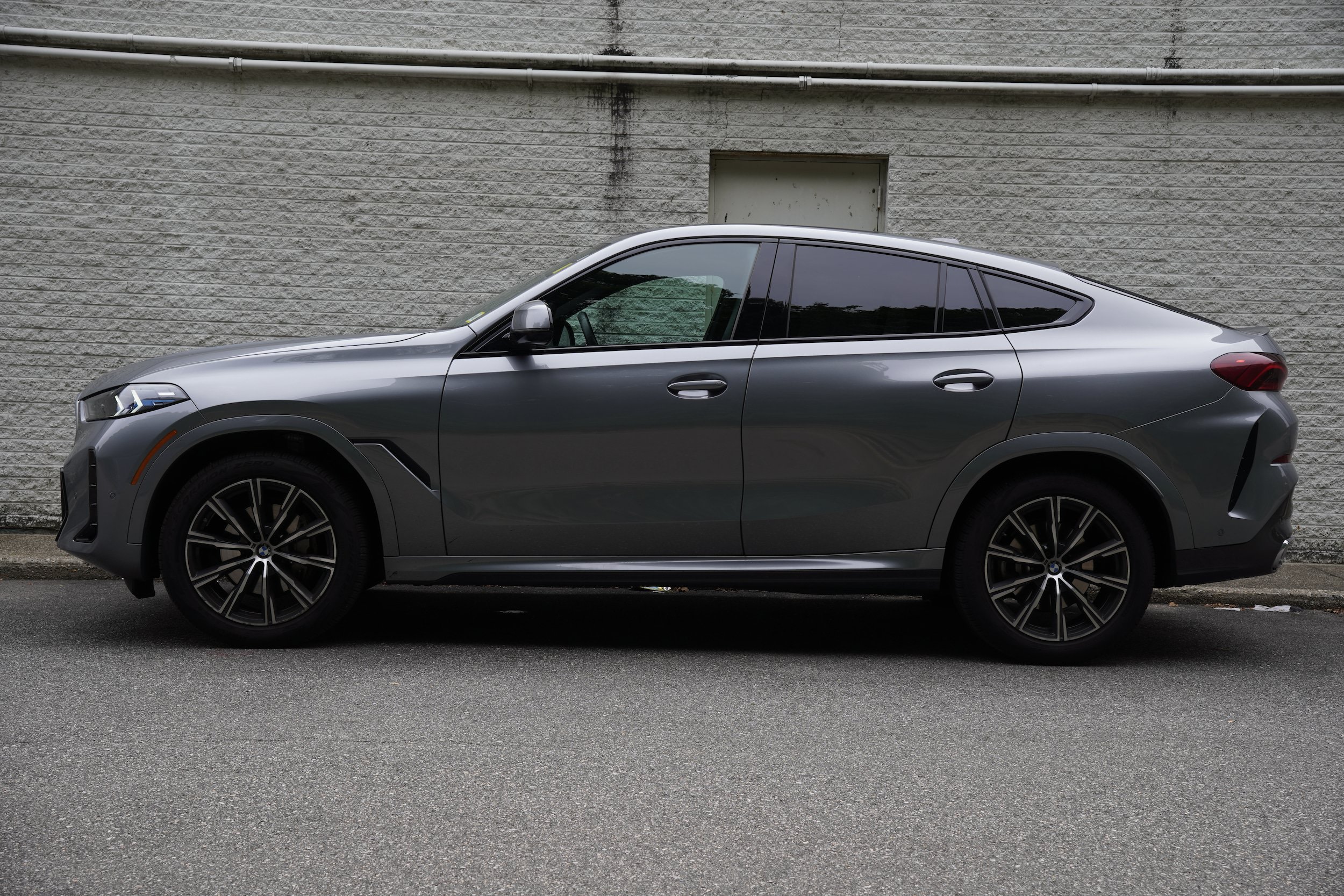 Used 2026 BMW X6 xDrive40i AWD/4WD image 3