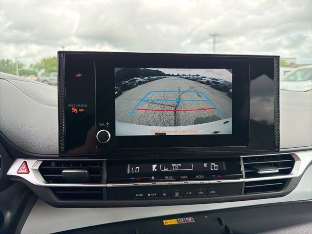 Used 2026 Toyota Sienna LE FWD image 27