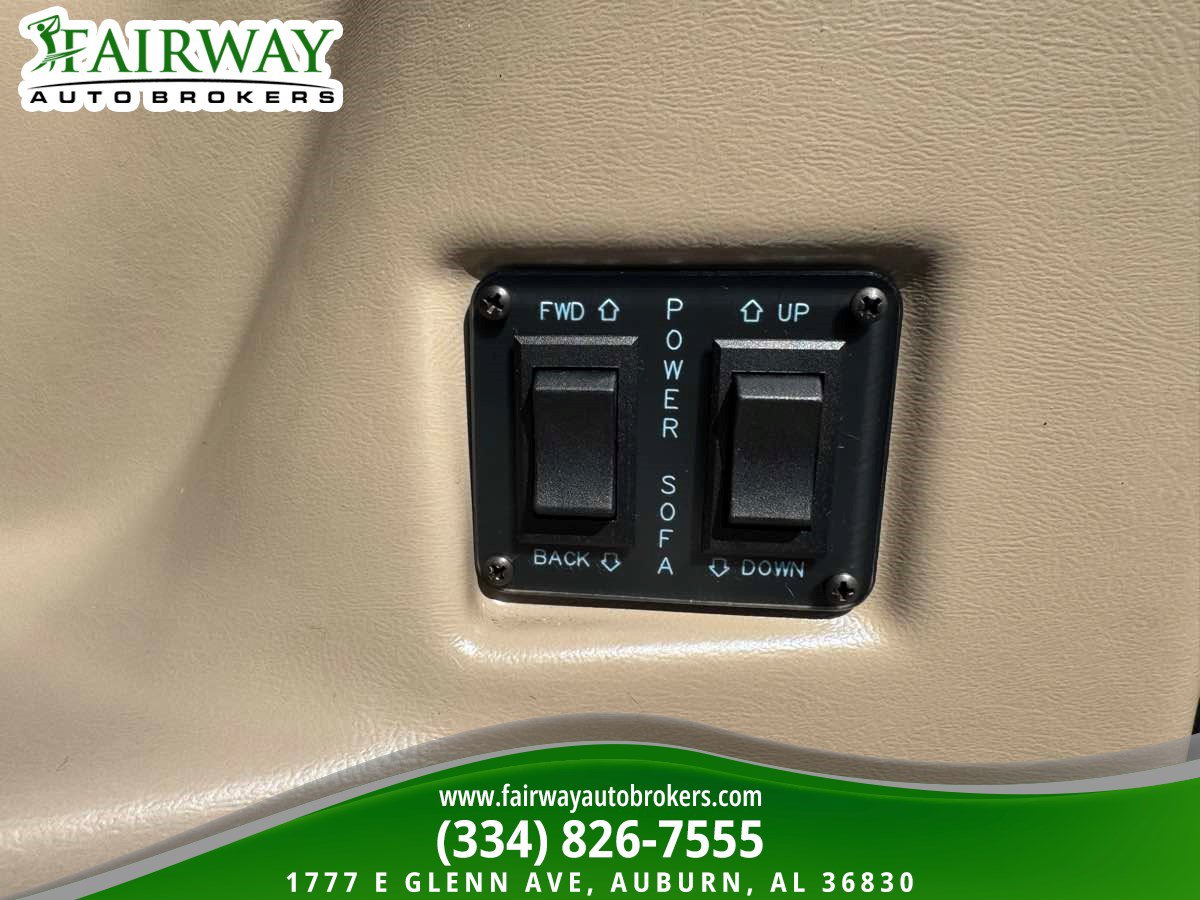 Used 2022 Mercedes-Benz Sprinter 2500 image 32