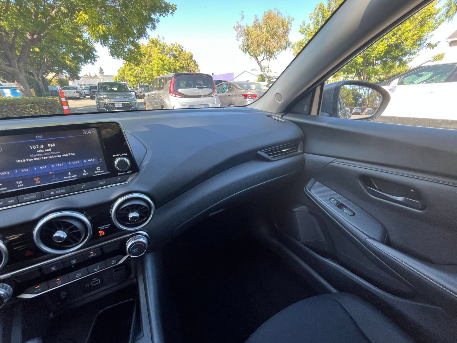 Used 2025 Nissan Sentra S FWD image 32