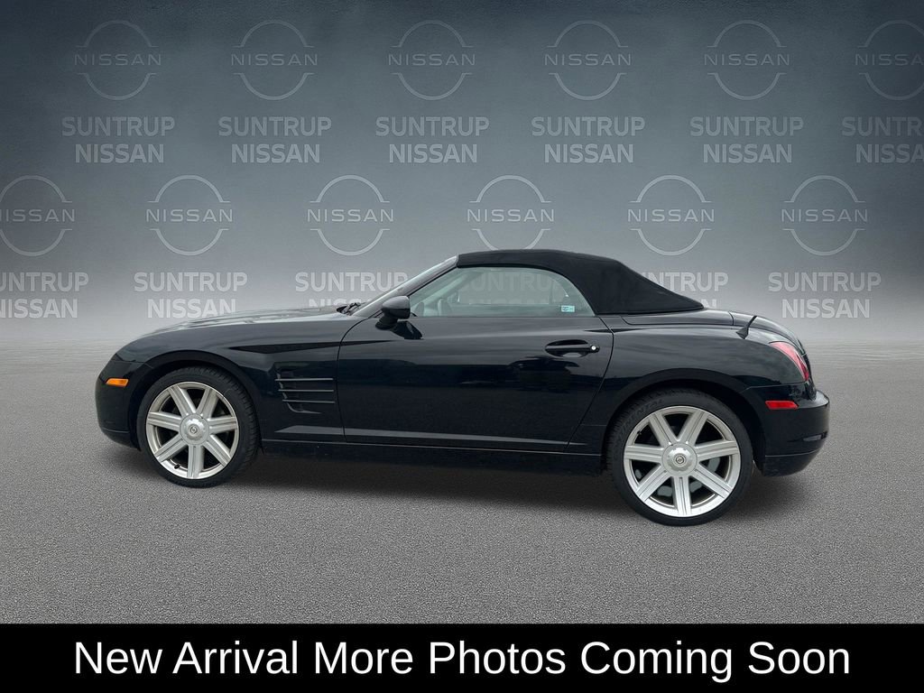 Used 2005 Chrysler Crossfire Convertible RWD image 2