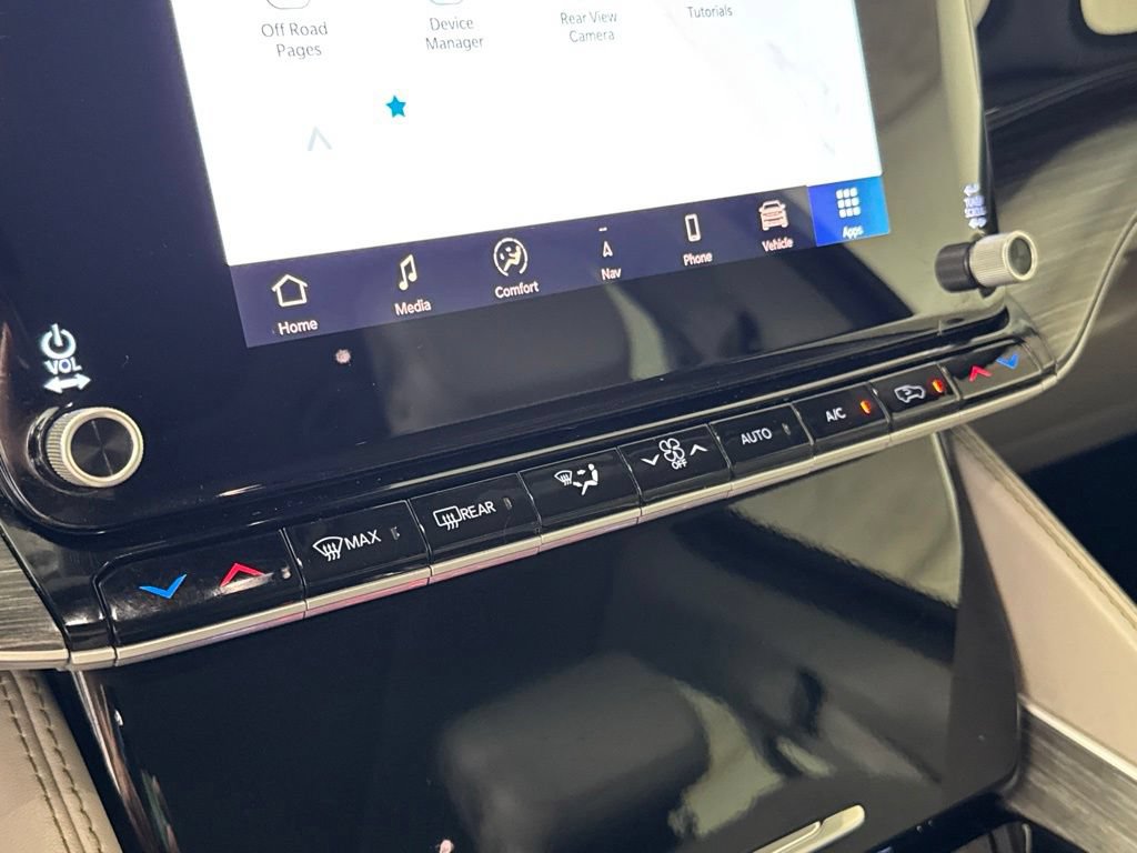 Certified 2023 Jeep Wagoneer Series III w/ Premium Group I AWD/4WD image 28