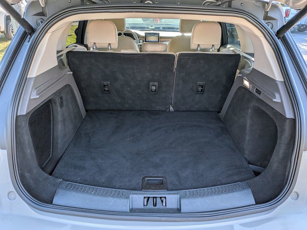 Used 2021 Lincoln Corsair Reserve w/ Elements Package FWD image 13