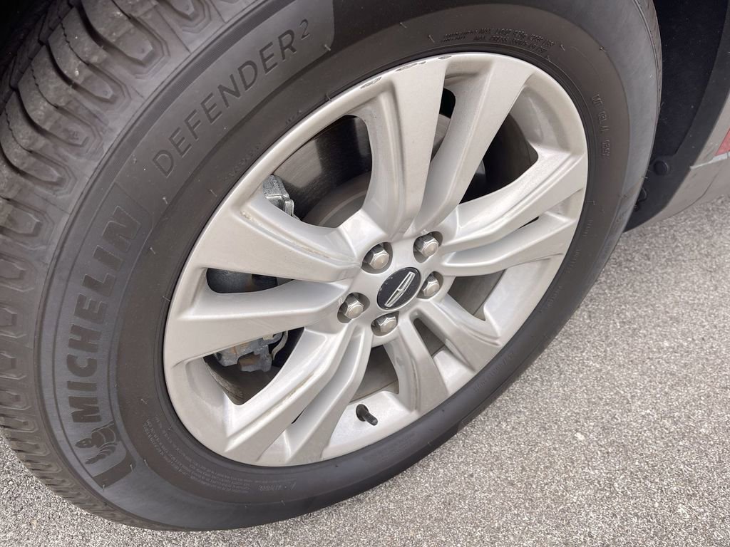 Used 2018 Lincoln MKX Premiere image 2