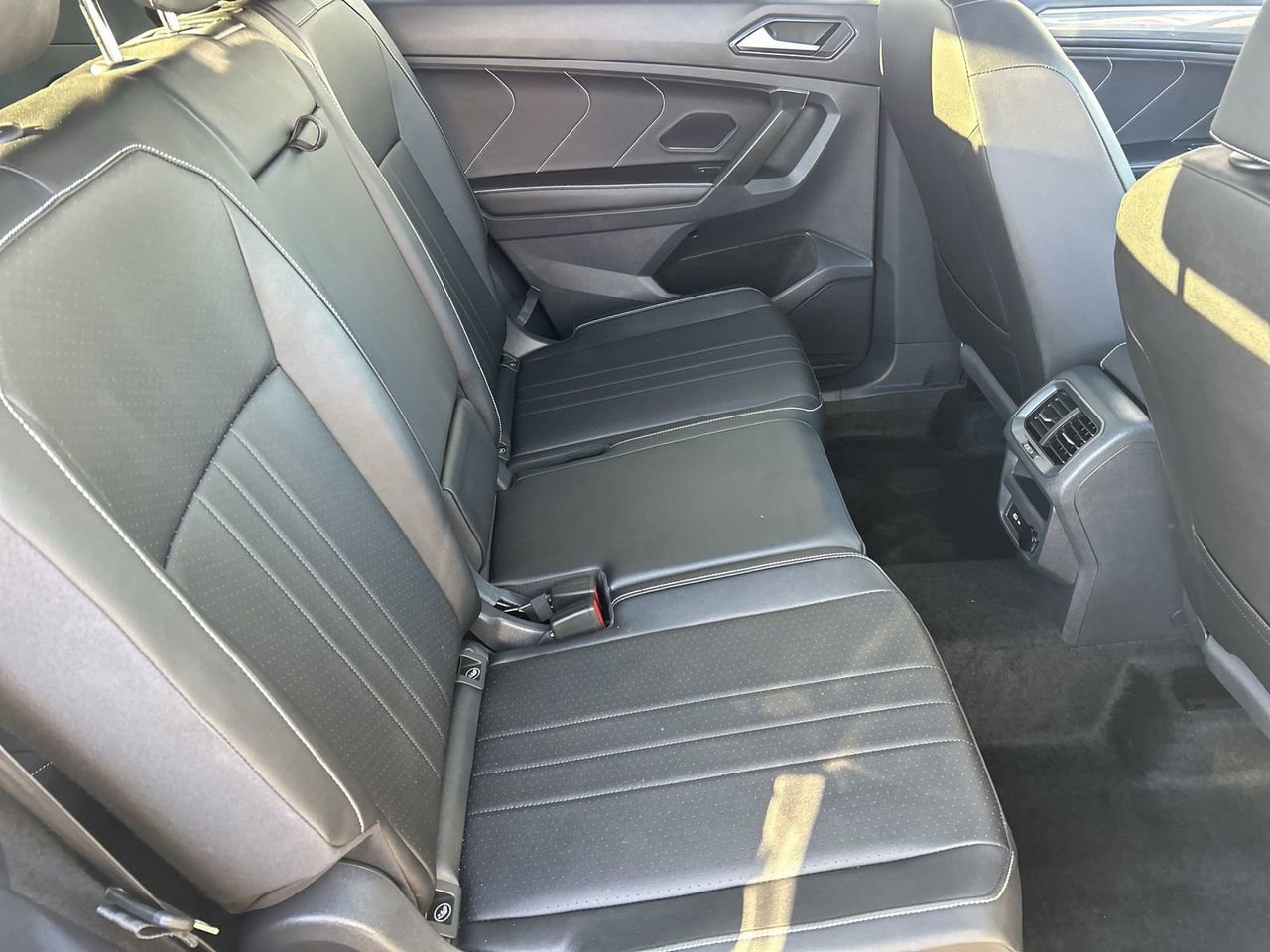 Certified 2024 Volkswagen Tiguan SE R-Line FWD image 10