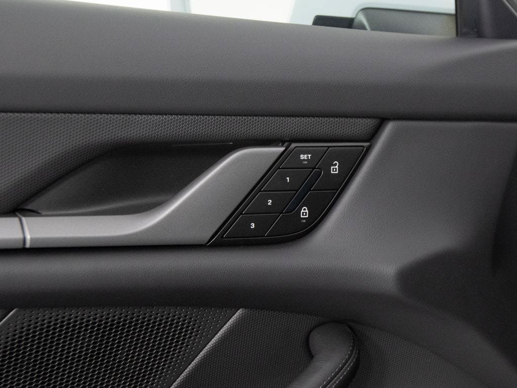 New 2026 Porsche Taycan AWD/4WD image 20