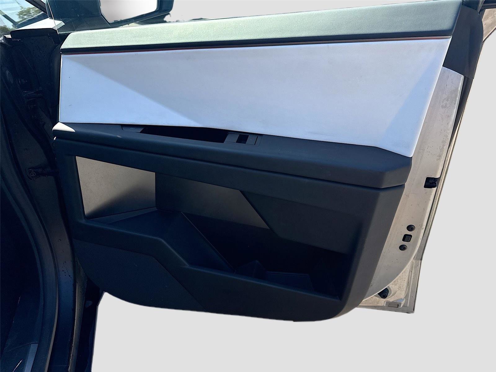 Used 2024 Tesla Cybertruck AWD Crew Cab image 14