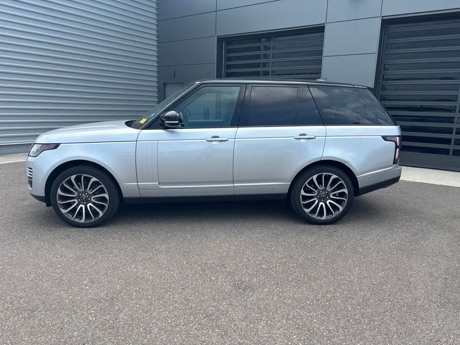 Used 2019 Land Rover Range Rover HSE AWD/4WD image 2