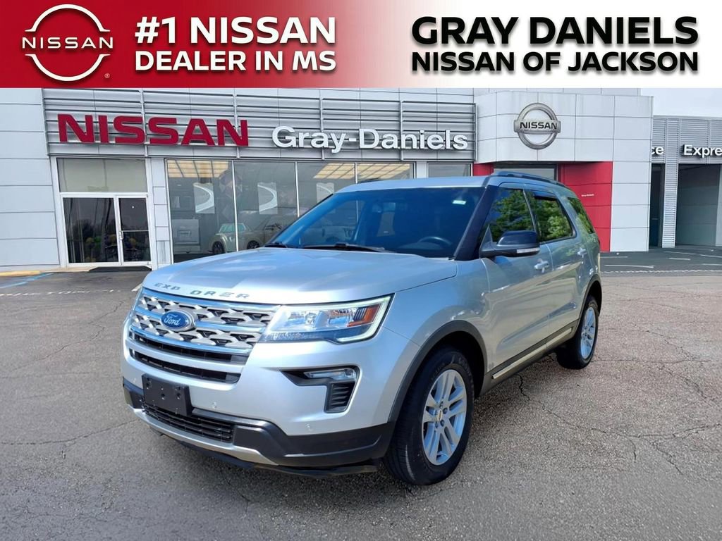Used 2018 Ford Explorer XLT w/ Equipment Group 201A AWD/4WD image 3