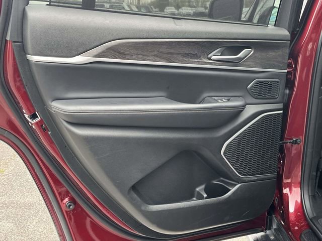 Used 2024 Jeep Grand Cherokee L Limited w/ Luxury Tech Group II image 18