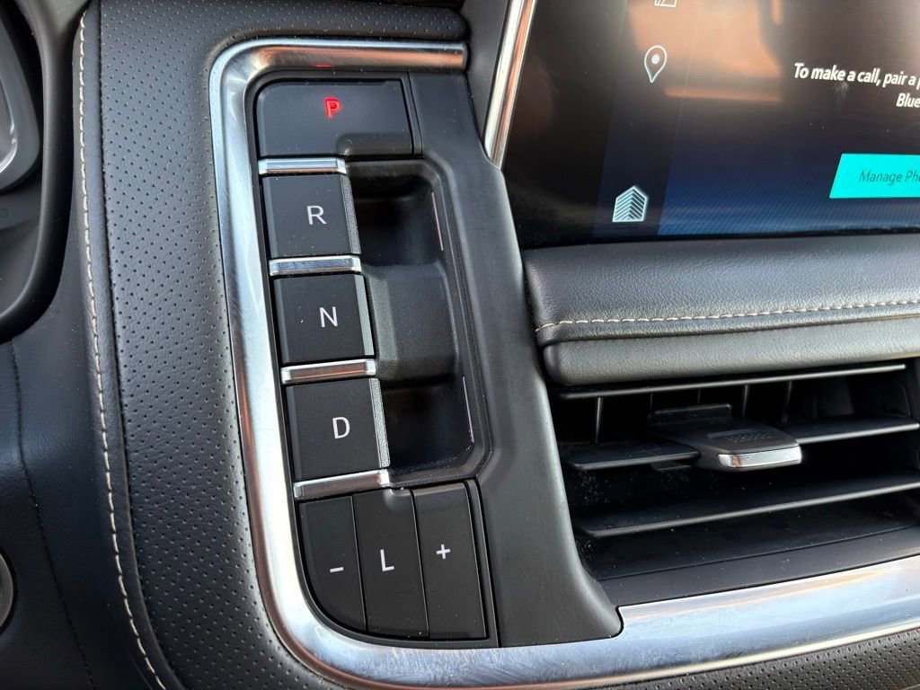 Used 2023 Chevrolet Suburban Premier image 36