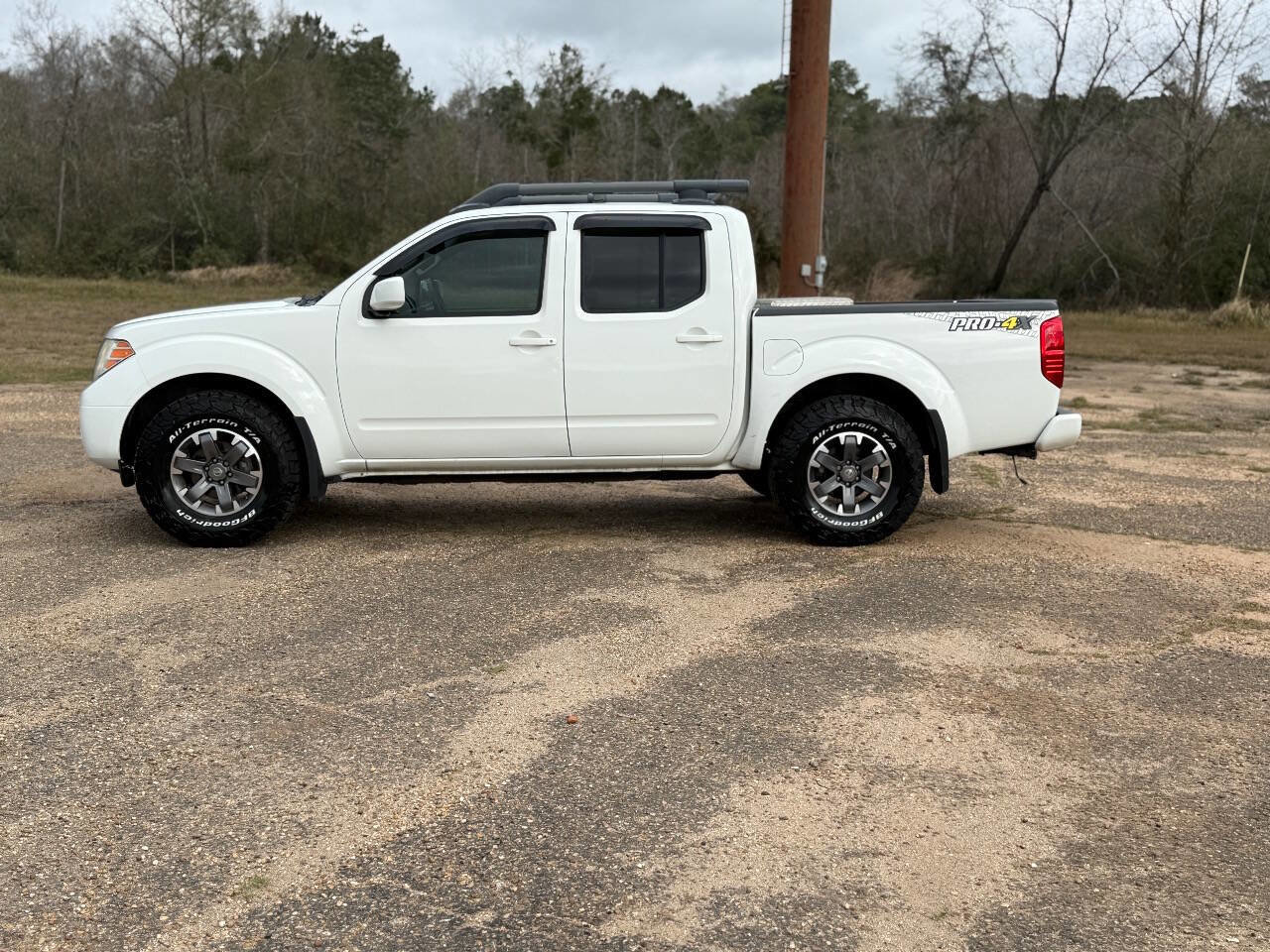 Used 2017 Nissan Frontier PRO-4X w/ Pro-4x Luxury Package image 2