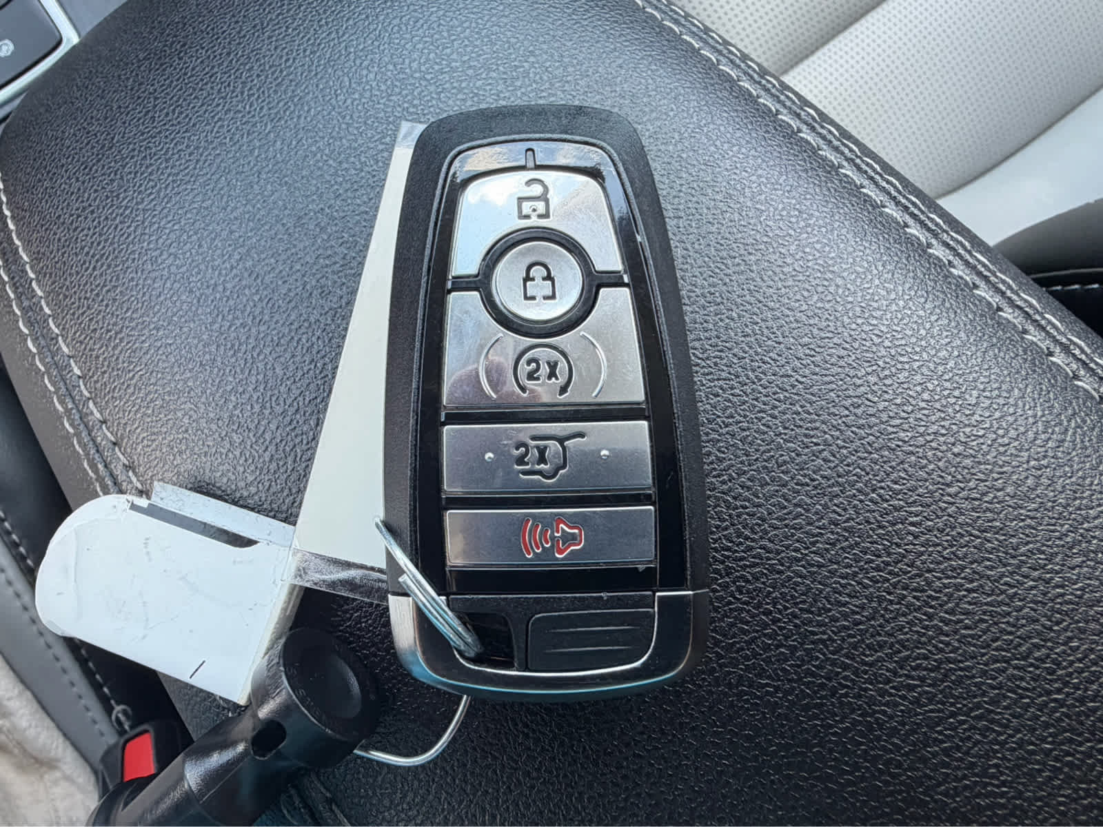 Used 2023 Ford Escape Platinum AWD/4WD image 32
