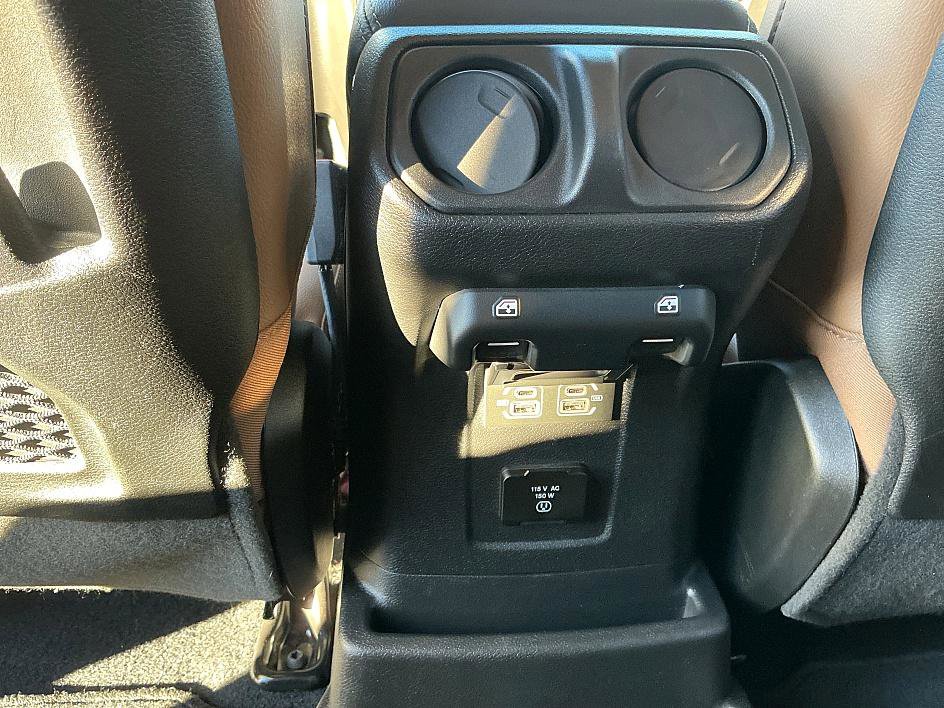 Used 2022 Jeep Wrangler Unlimited Rubicon w/ Xtreme Recon 35" Tire Package image 25