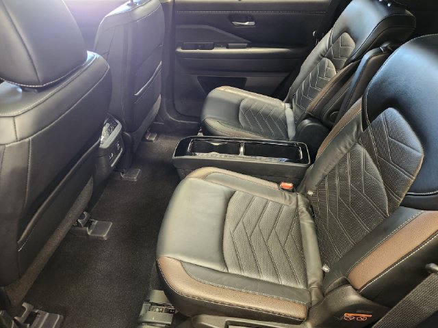 Certified 2023 Nissan Pathfinder Platinum AWD/4WD image 23