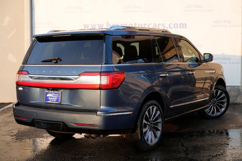 Used 2019 Lincoln Navigator Select image 3
