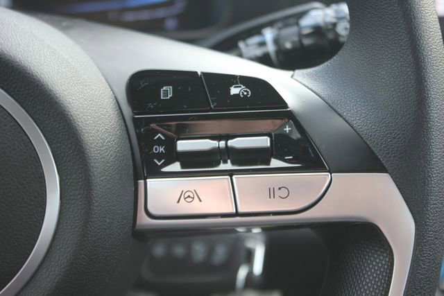 Used 2024 Hyundai Elantra SE image 14