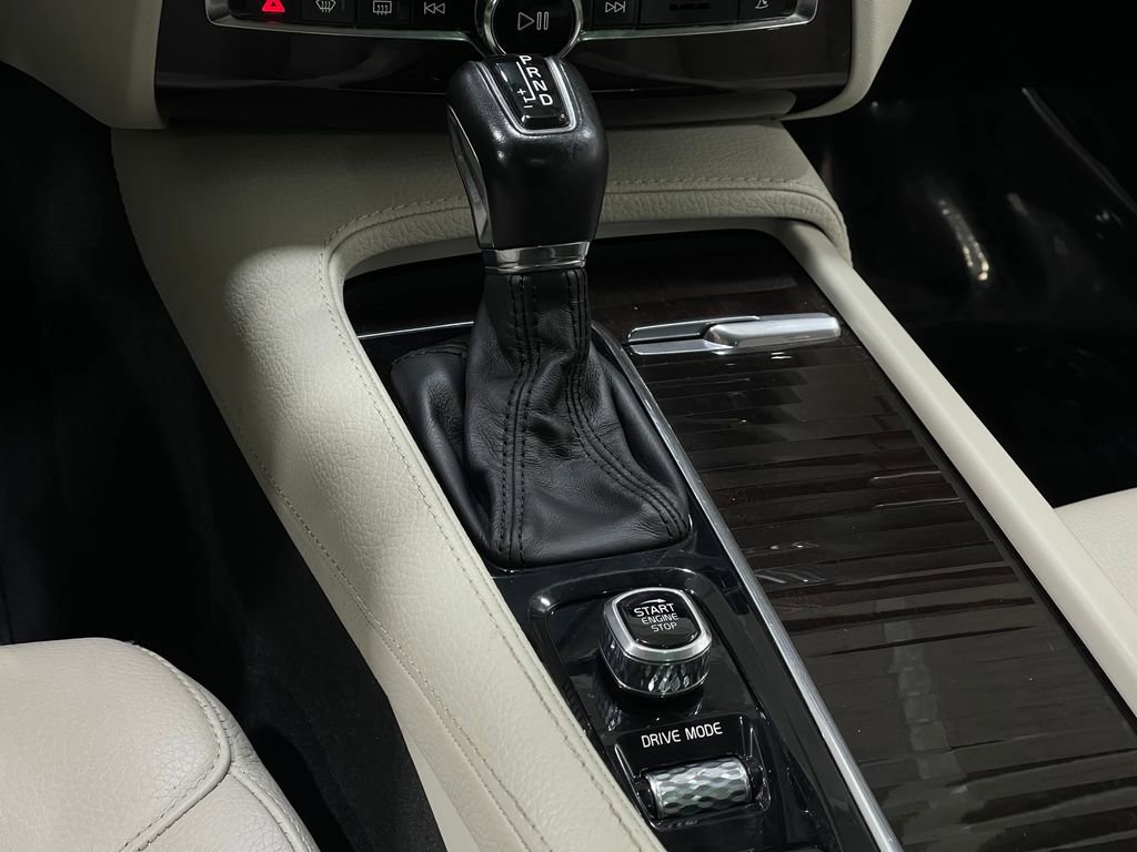 Used 2019 Volvo XC90 T6 Momentum image 30