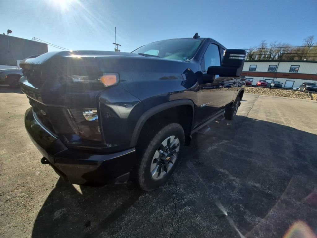 Used 2022 Chevrolet Silverado 2500 Custom w/ Custom Value Package image 3