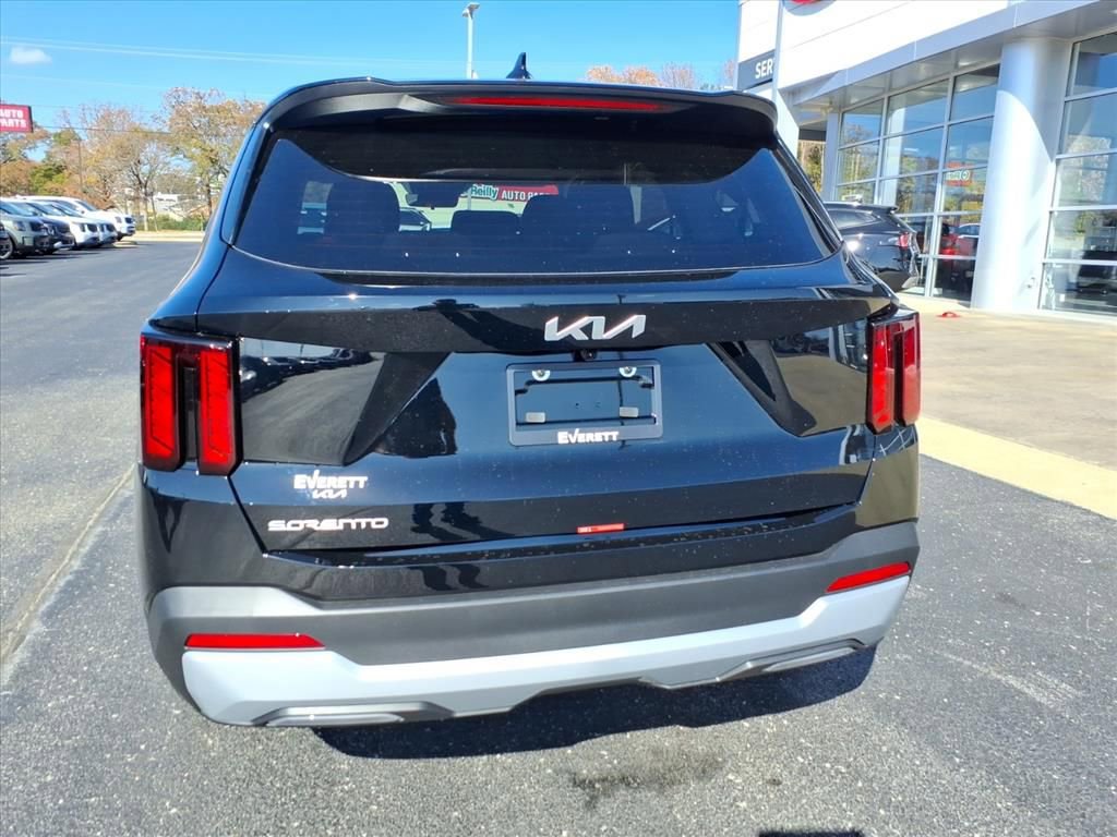 Used 2026 Kia Sorento LX FWD image 5