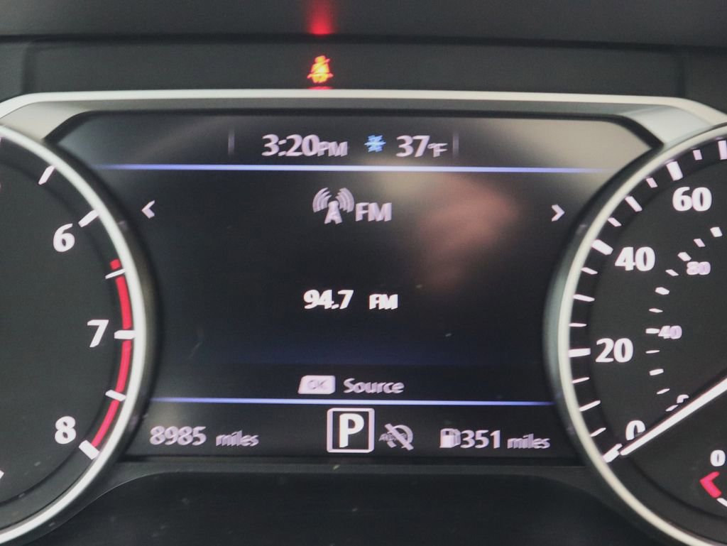 Used 2025 Nissan Sentra SR w/ SR Premium Package image 24